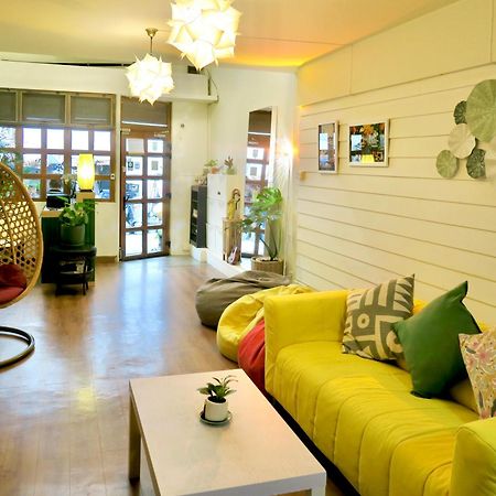 Les Fleurs Bangkok Hostel Екстериор снимка