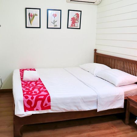 Les Fleurs Bangkok Hostel Екстериор снимка