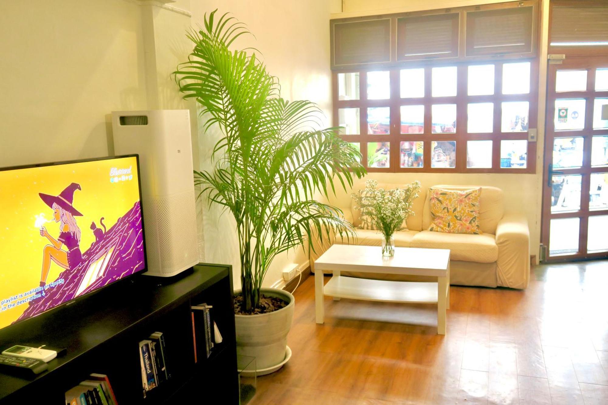 Les Fleurs Bangkok Hostel Екстериор снимка