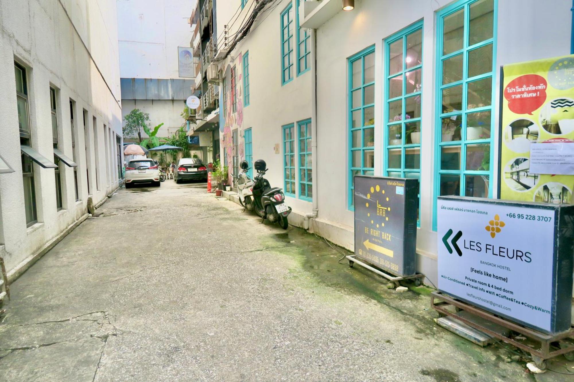 Les Fleurs Bangkok Hostel Екстериор снимка