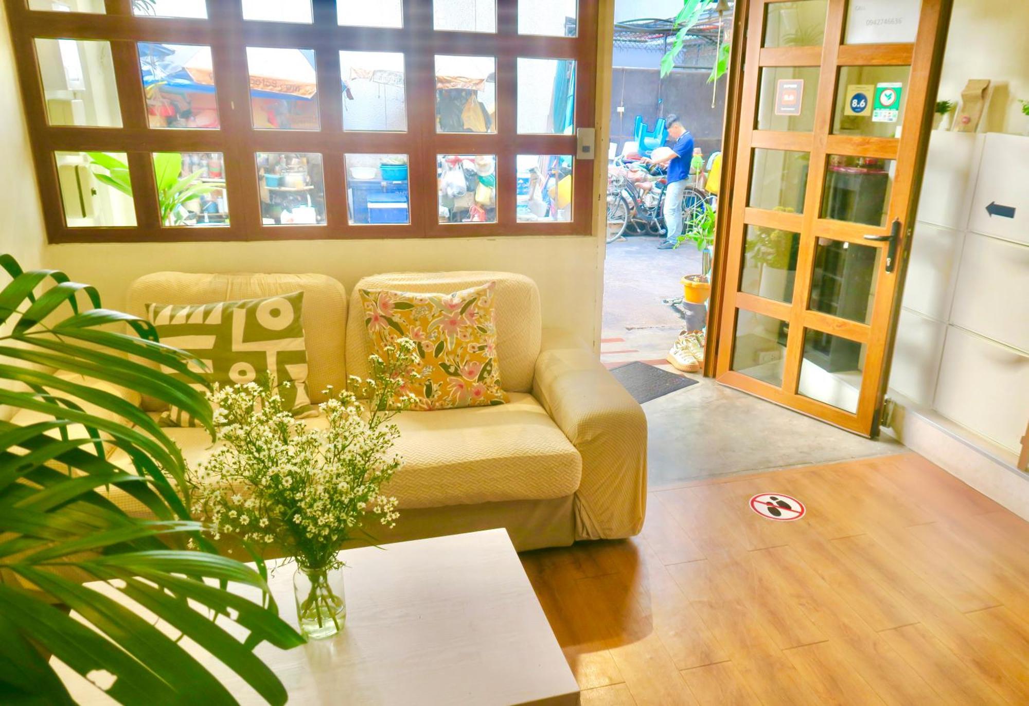 Les Fleurs Bangkok Hostel Екстериор снимка