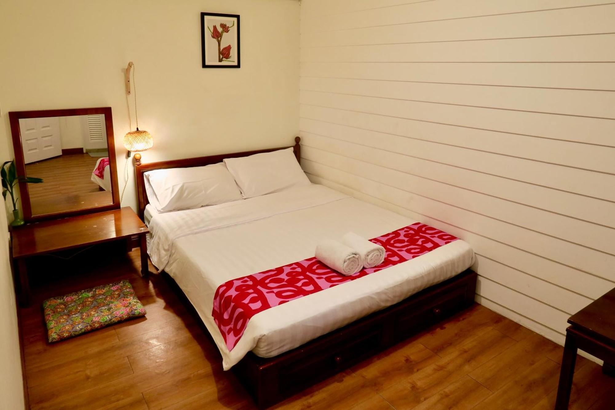 Les Fleurs Bangkok Hostel Екстериор снимка
