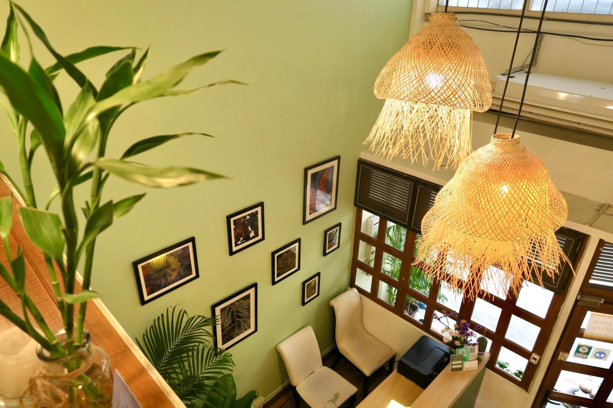 Les Fleurs Bangkok Hostel Екстериор снимка