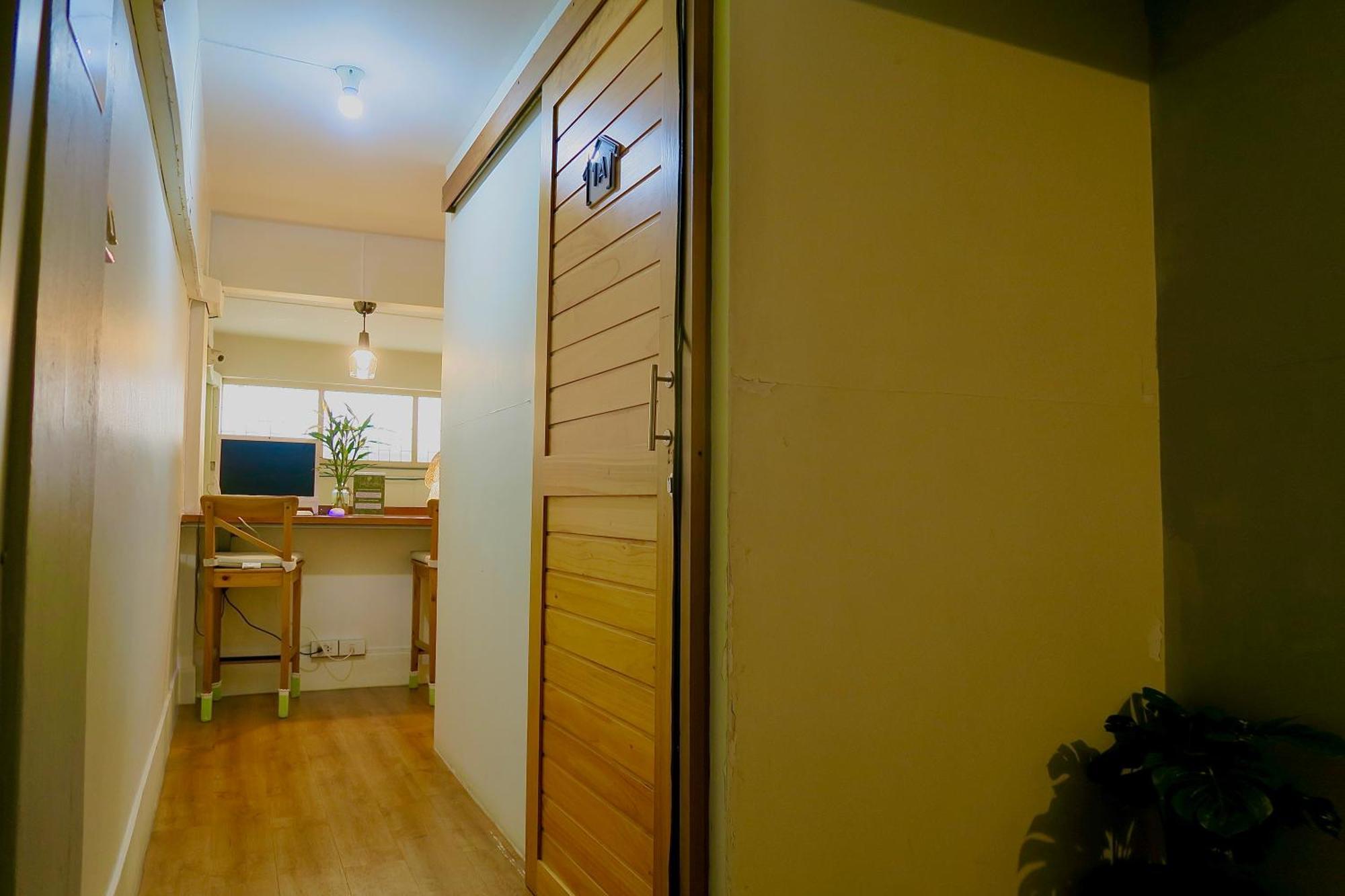 Les Fleurs Bangkok Hostel Екстериор снимка
