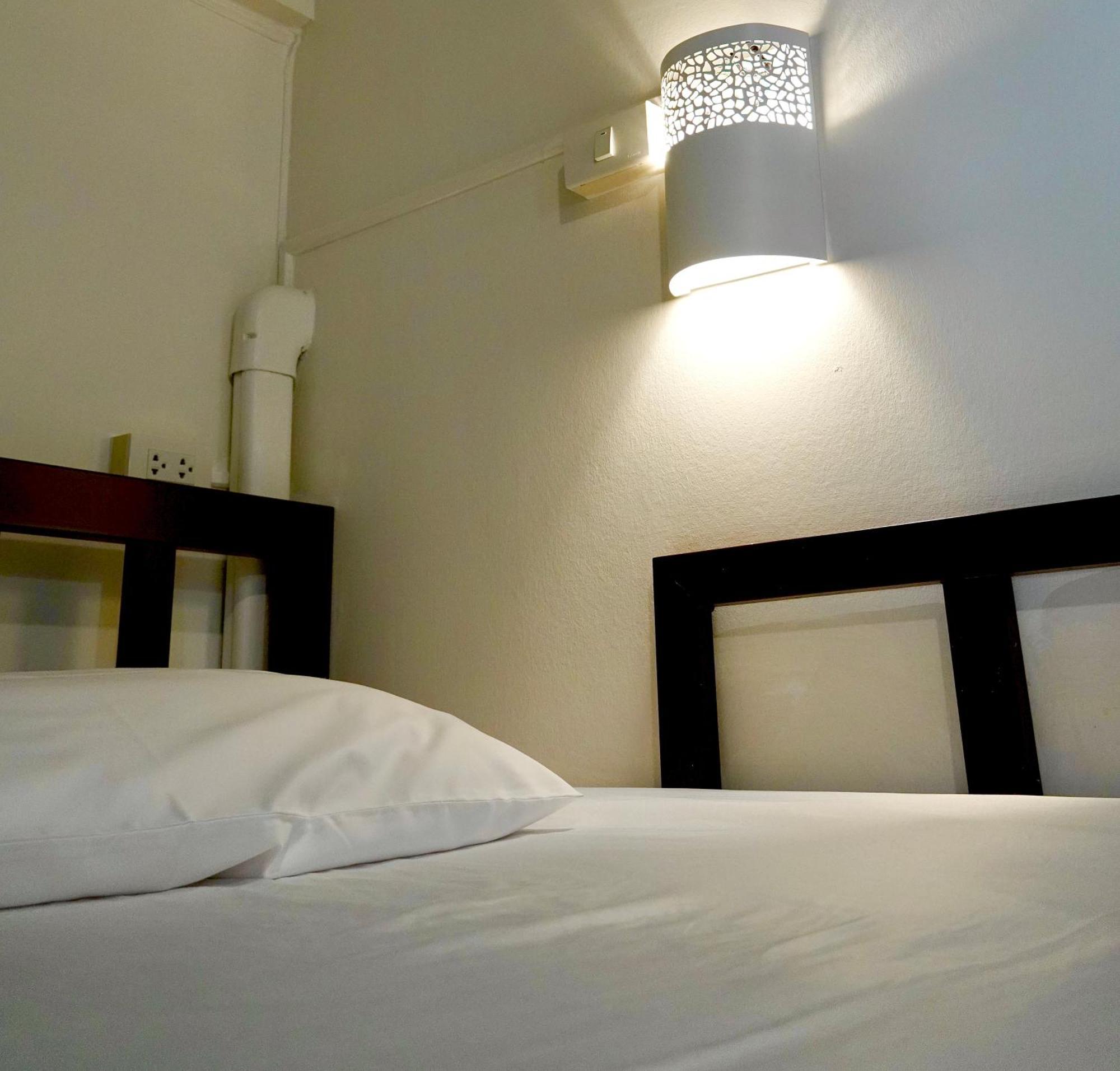 Les Fleurs Bangkok Hostel Екстериор снимка